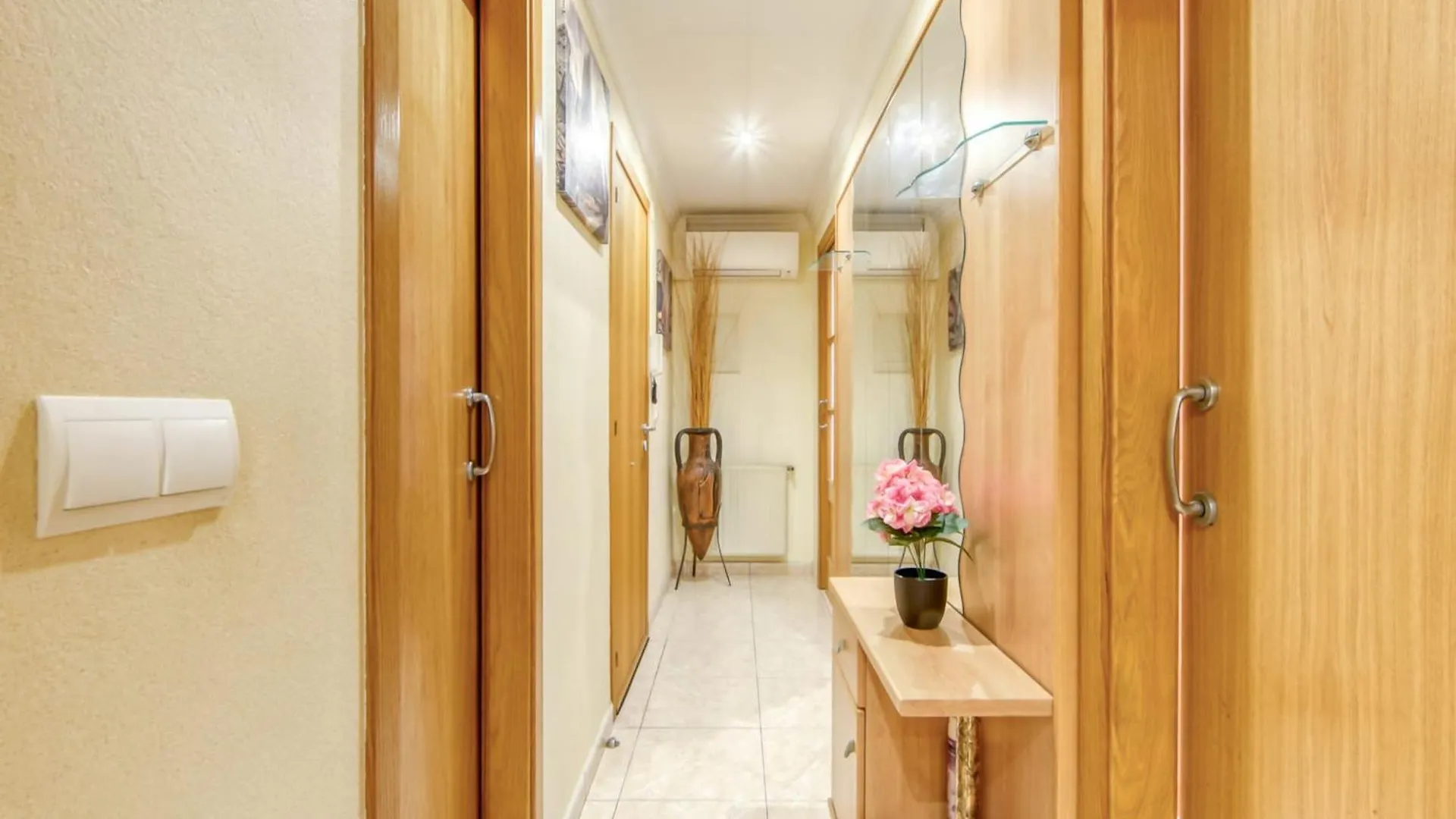Beautiful Apartment With View Roses